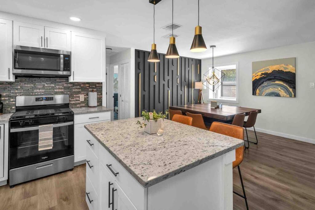 Modern Base - Lackland Delight
