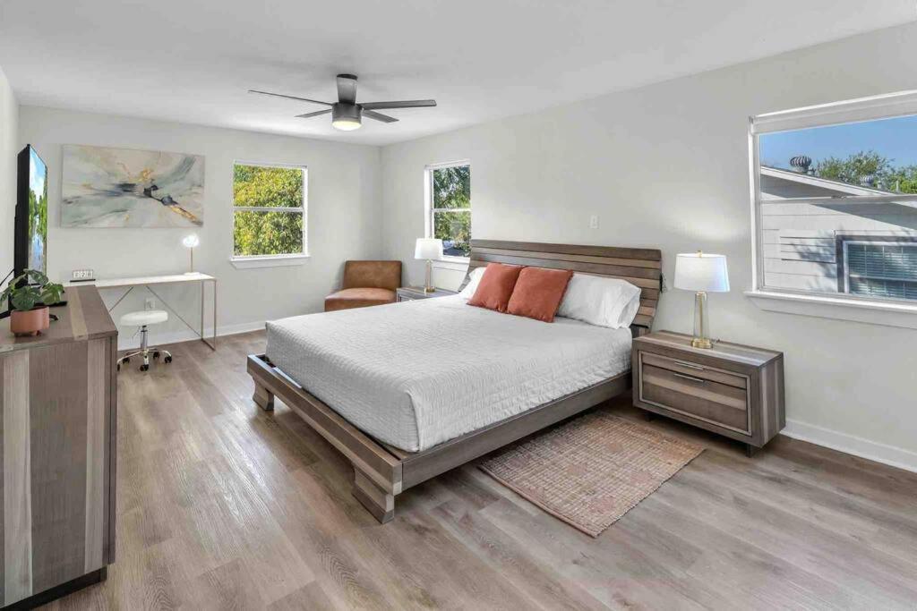 Modern Base - Lackland Delight * San Antonio