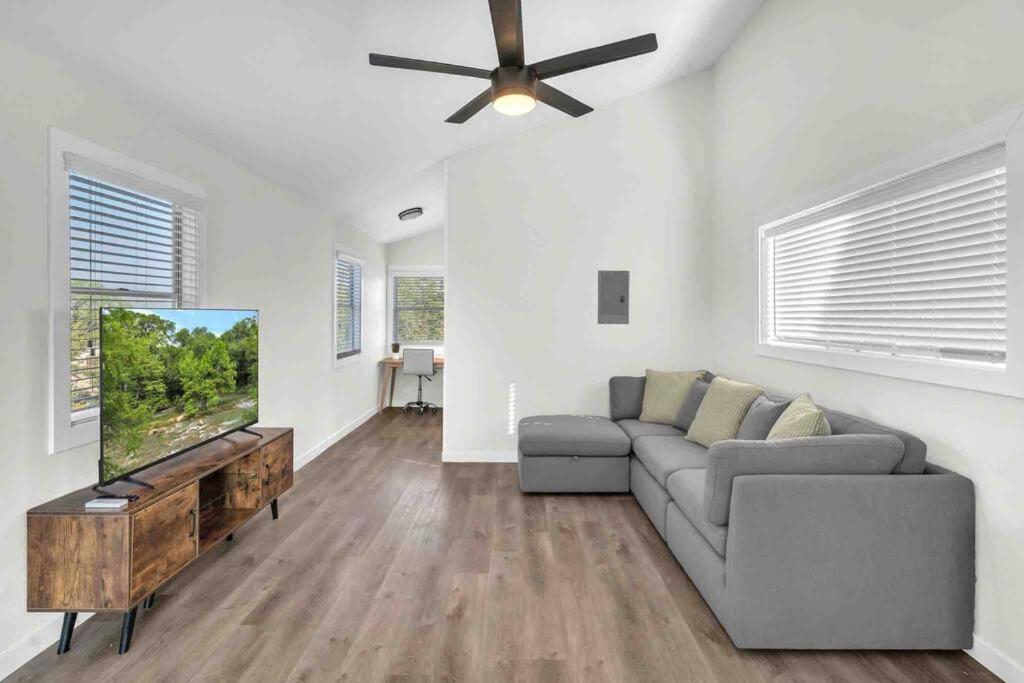 Modern Base - Lackland Delight *