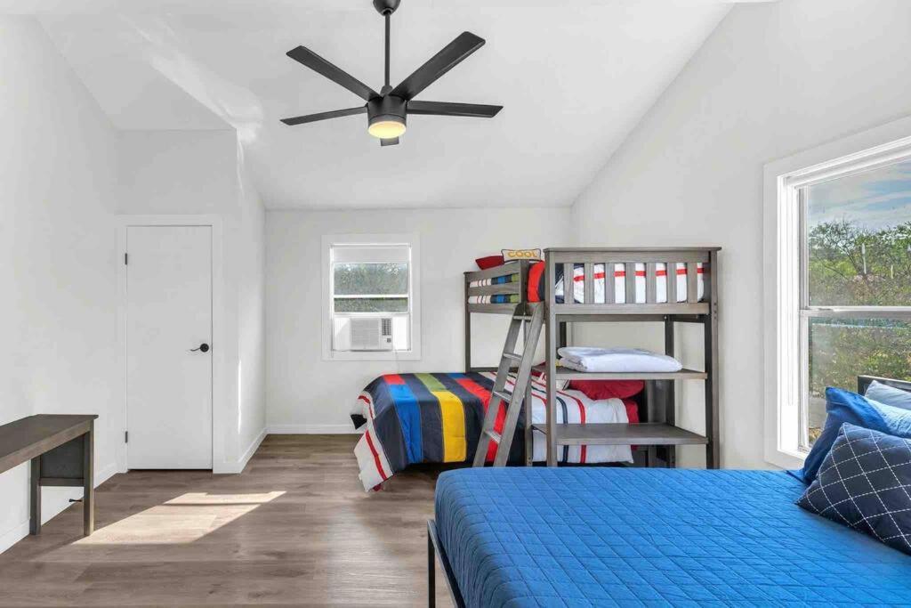Modern Base - Lackland Delight * San Antonio