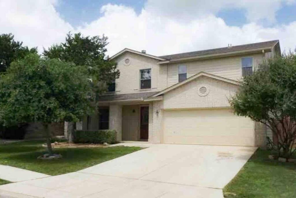 Spacious 3 Bedroom Residential San Antonio