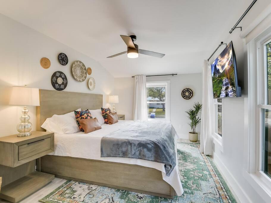 Modern Cottage+8 Guests+covered Patio+weber Grill *