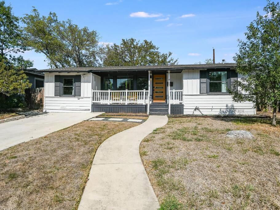 Holiday home Modern Cottage+8 Guests+covered Patio+weber Grill *
