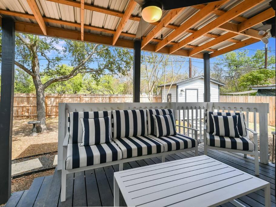 Modern Cottage+8 Guests+covered Patio+weber Grill *