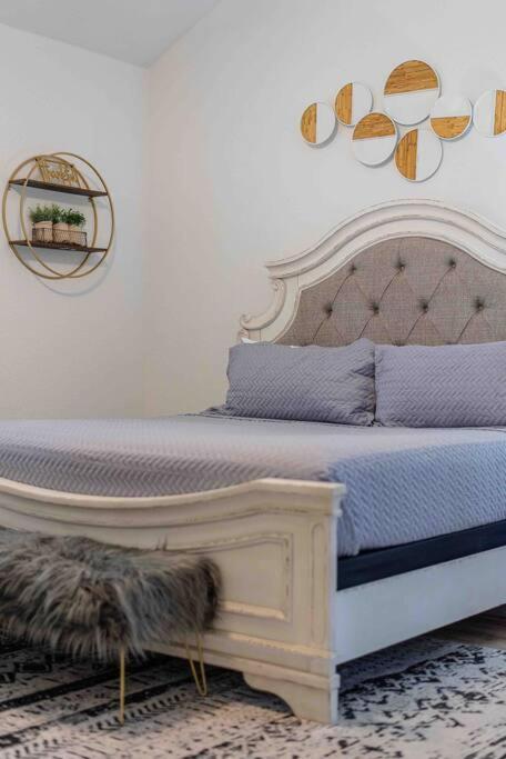 Holiday home Spacious Family Near Seaworld And Lafb San Antonio