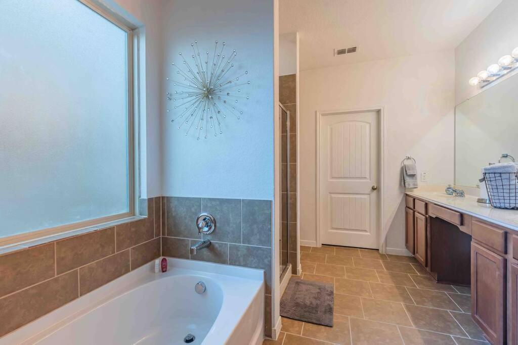 Spacious Family Near Seaworld And Lafb Holiday home *