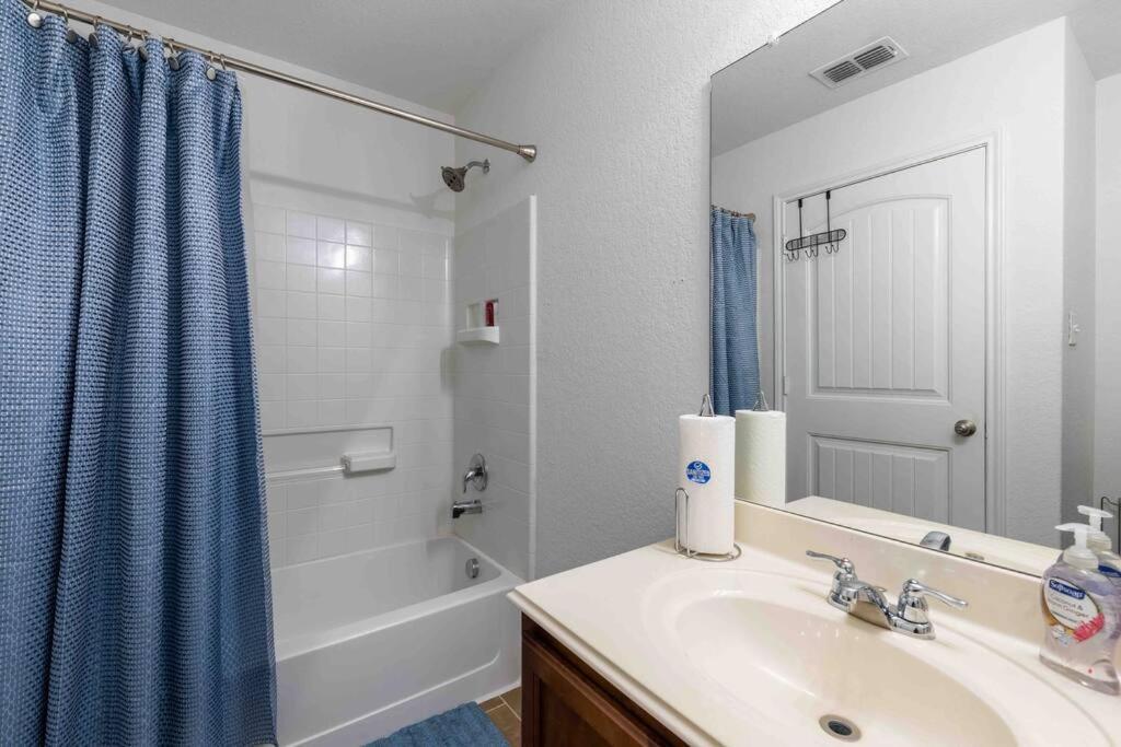Spacious Family Near Seaworld And Lafb San Antonio