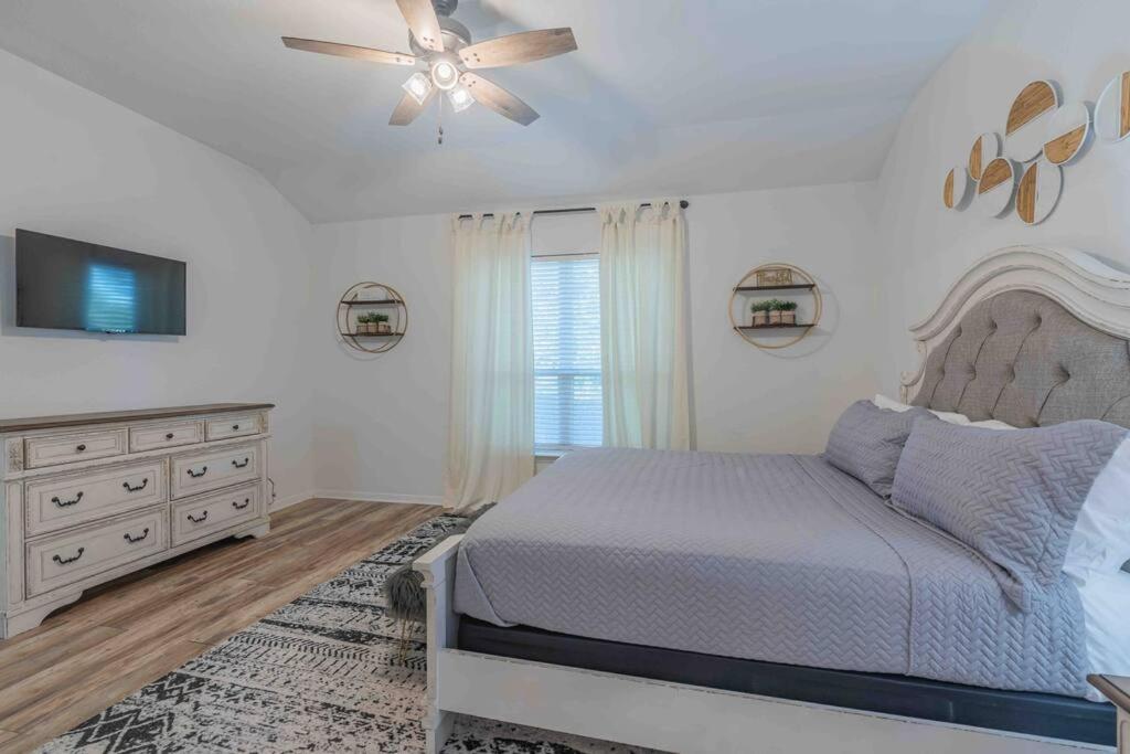 Spacious Family Near Seaworld And Lafb Holiday home *