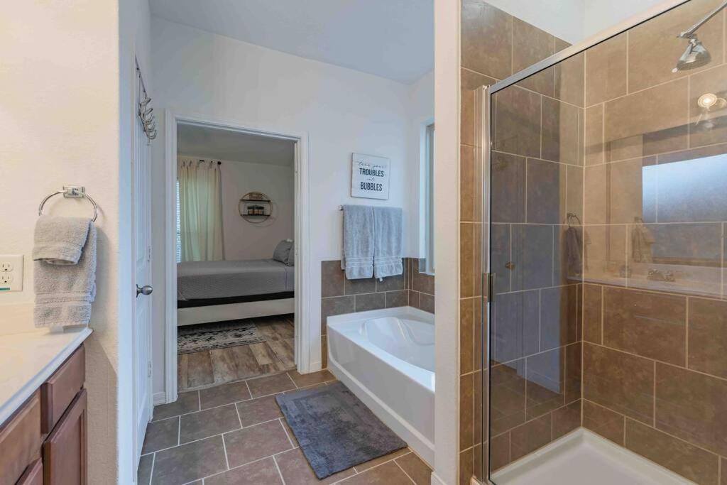 Spacious Family Near Seaworld And Lafb San Antonio