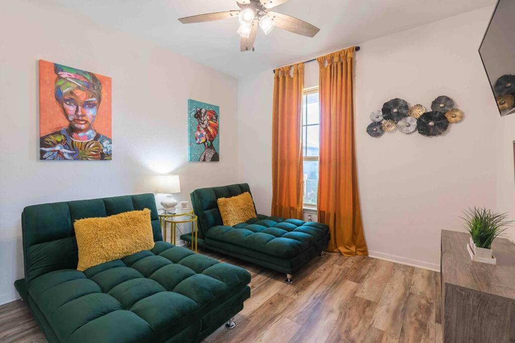 Holiday home Spacious Family Near Seaworld And Lafb San Antonio