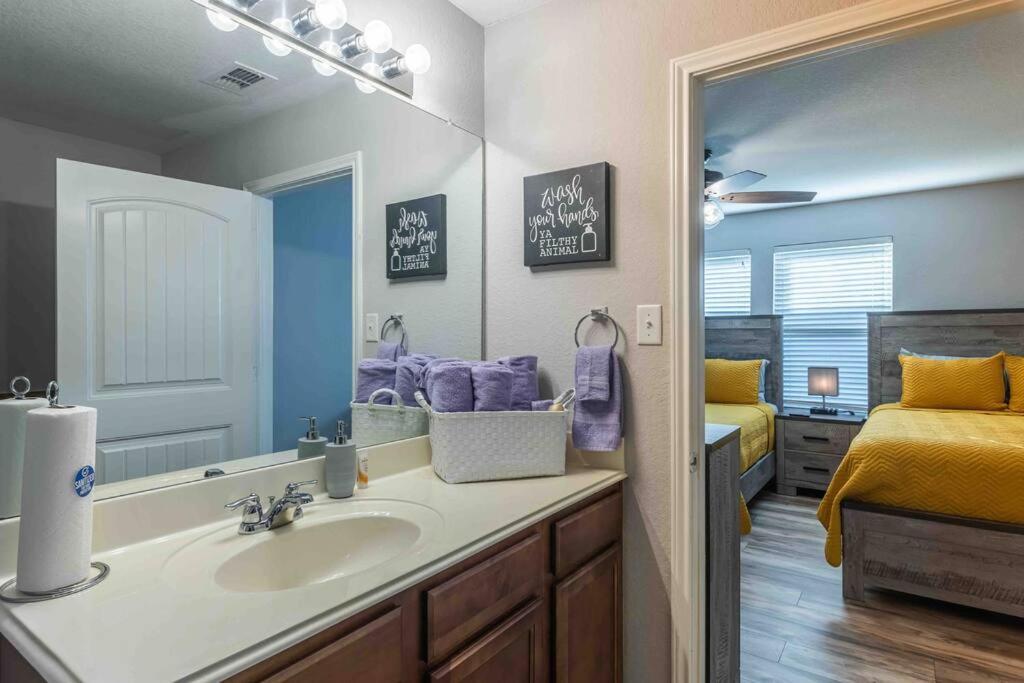 Spacious Family Near Seaworld And Lafb San Antonio
