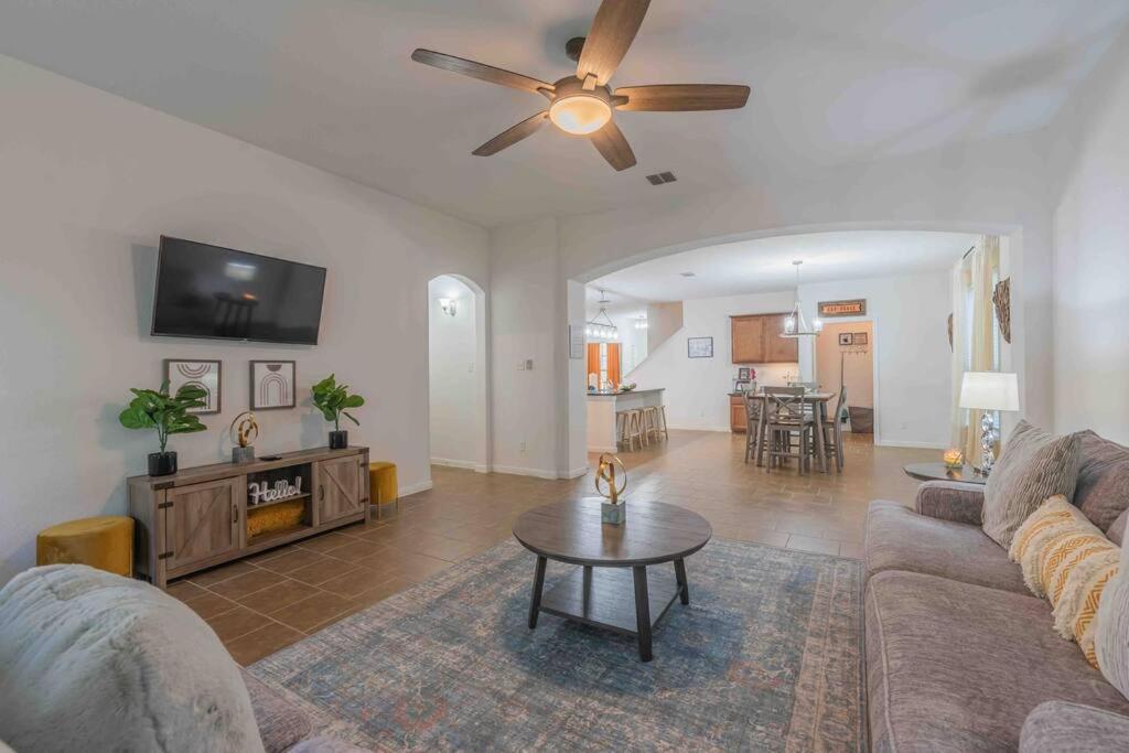 Spacious Family Near Seaworld And Lafb Holiday home