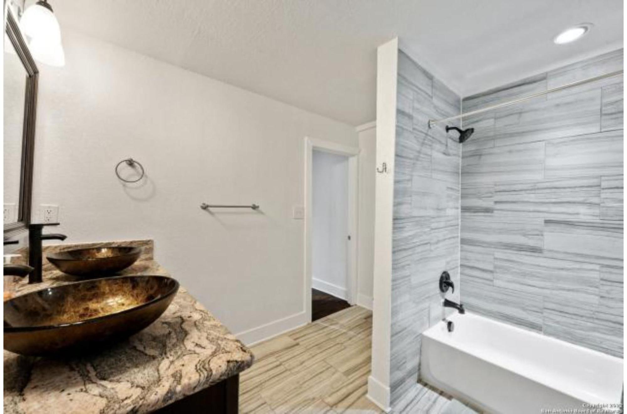 Holiday home Experience Serenity In A 4br3ba Downtown *