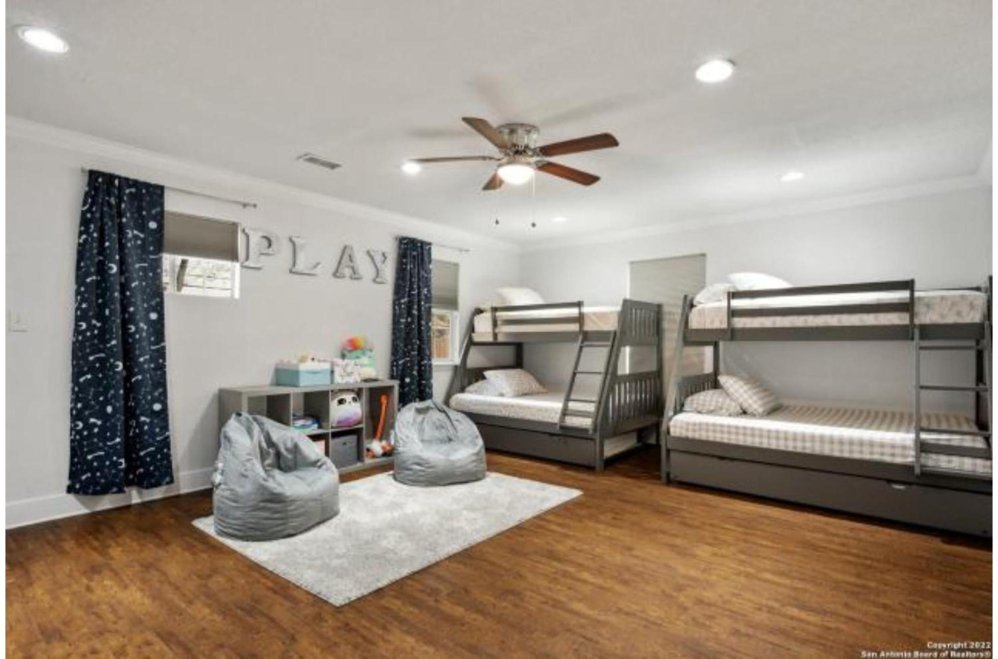 Holiday home Experience Serenity In A 4br3ba Downtown *