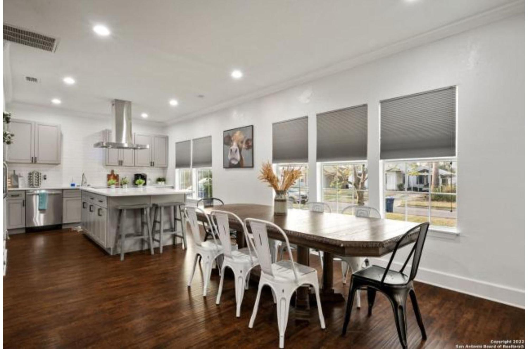 Experience Serenity In A 4br3ba Downtown San Antonio