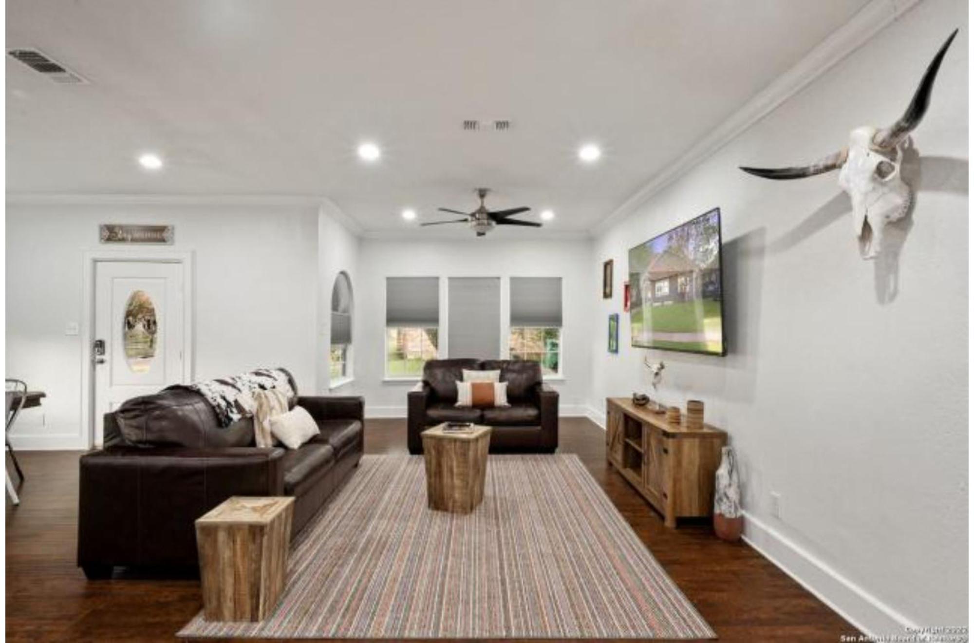 Experience Serenity In A 4br3ba Downtown * San Antonio
