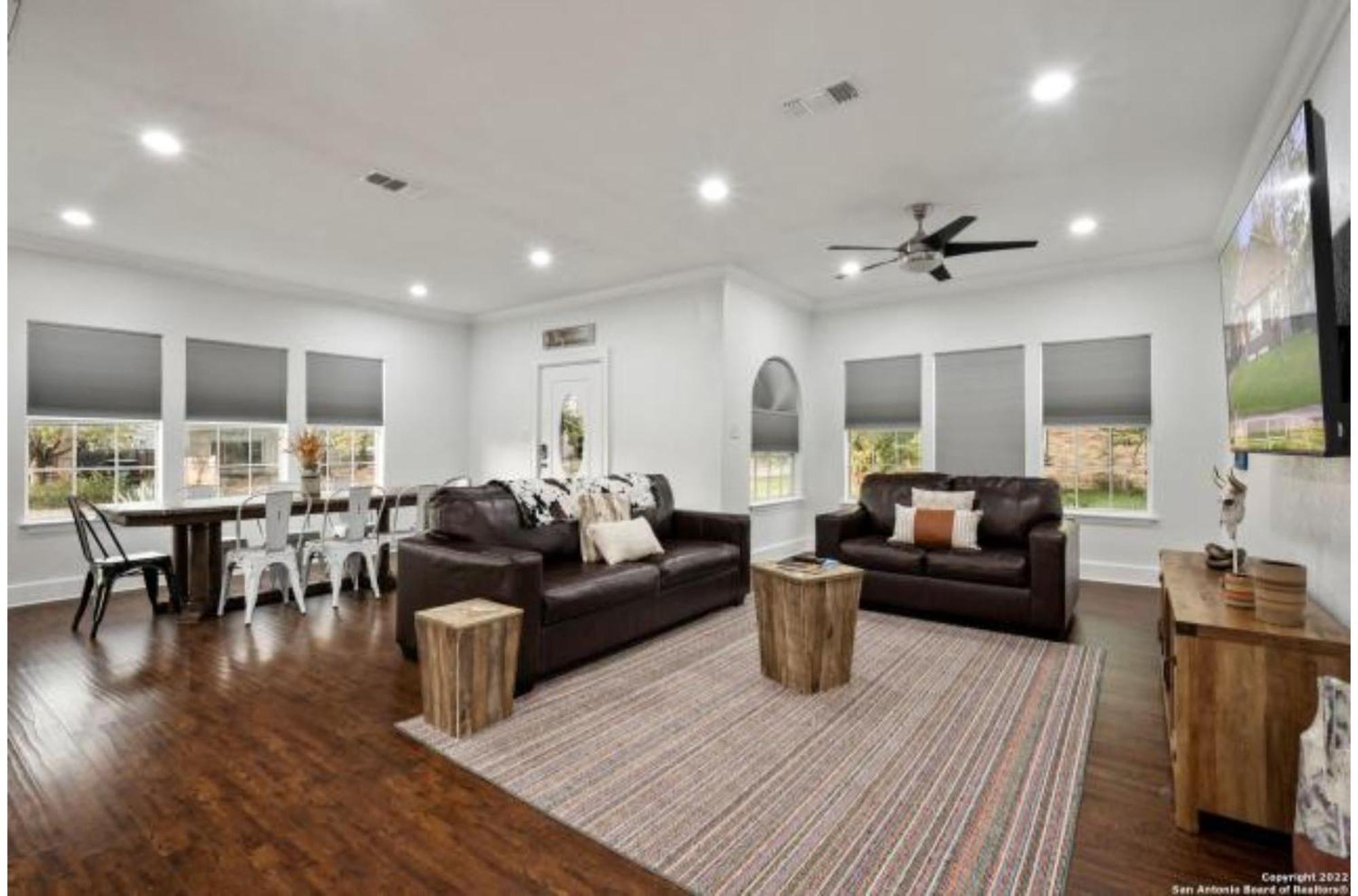 Experience Serenity In A 4br3ba Downtown Holiday home San Antonio