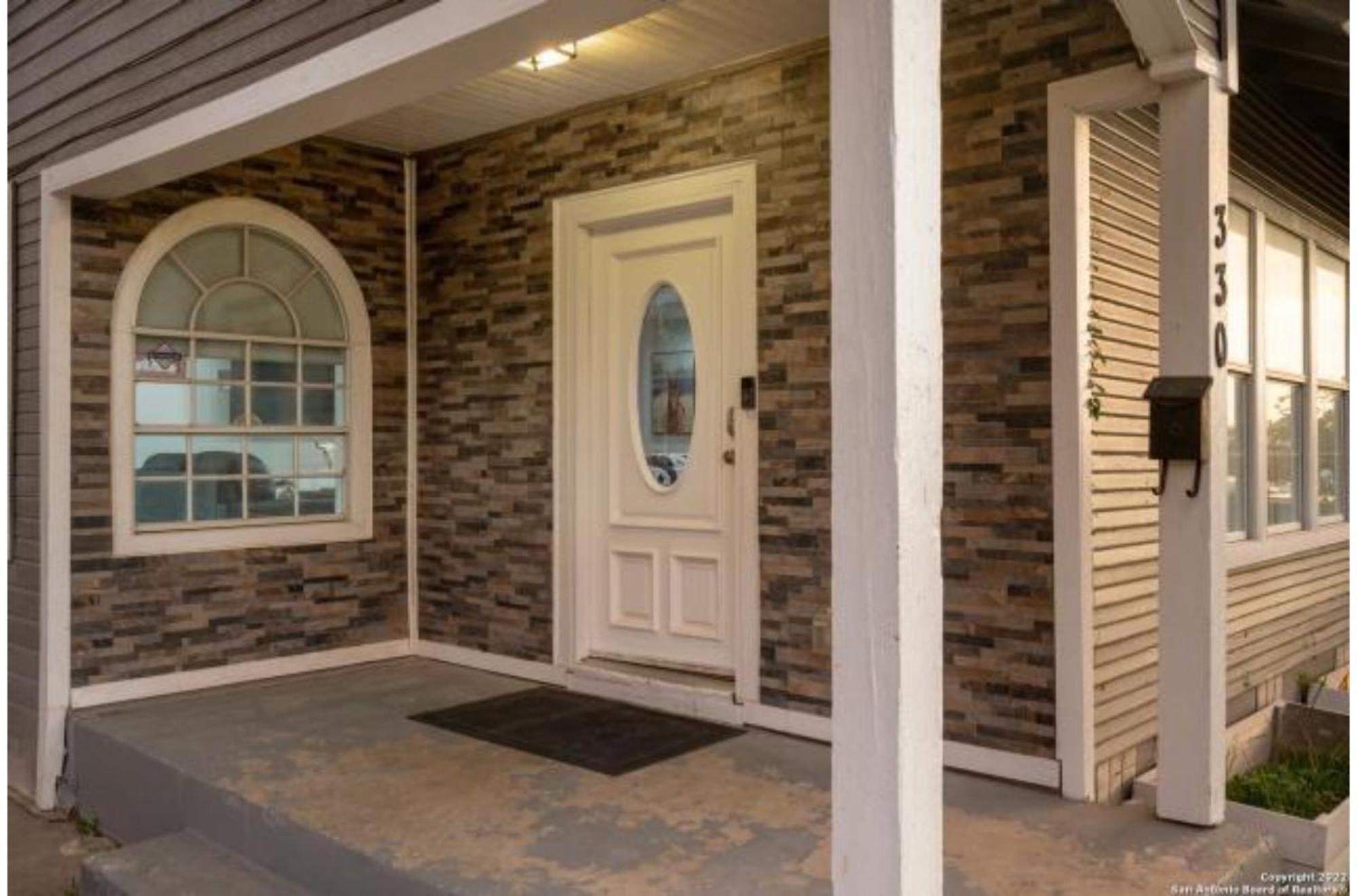 Experience Serenity In A 4br3ba Downtown Holiday home *