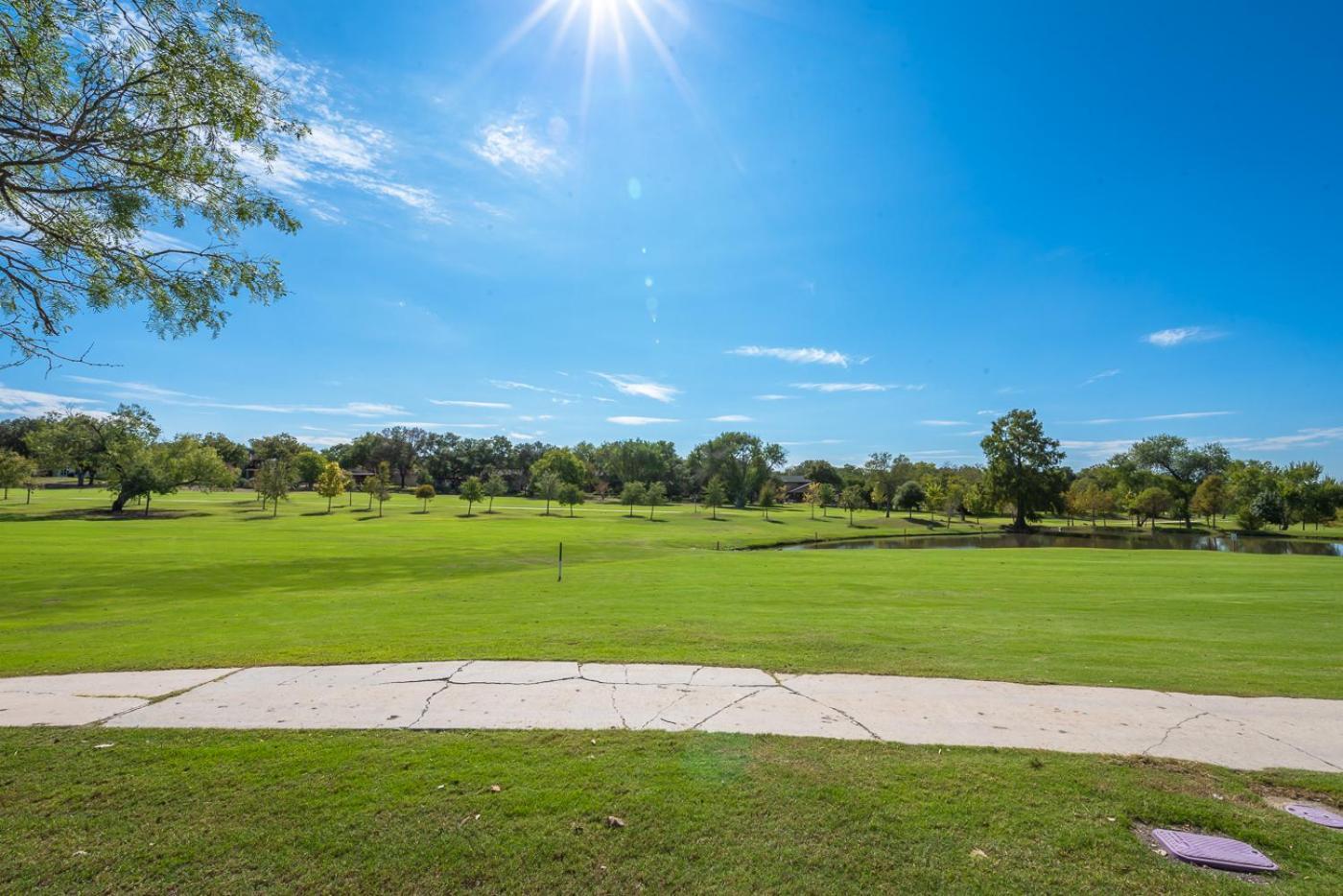 Holiday home Stunning Deck, Hot-tub View To & Golf Course *