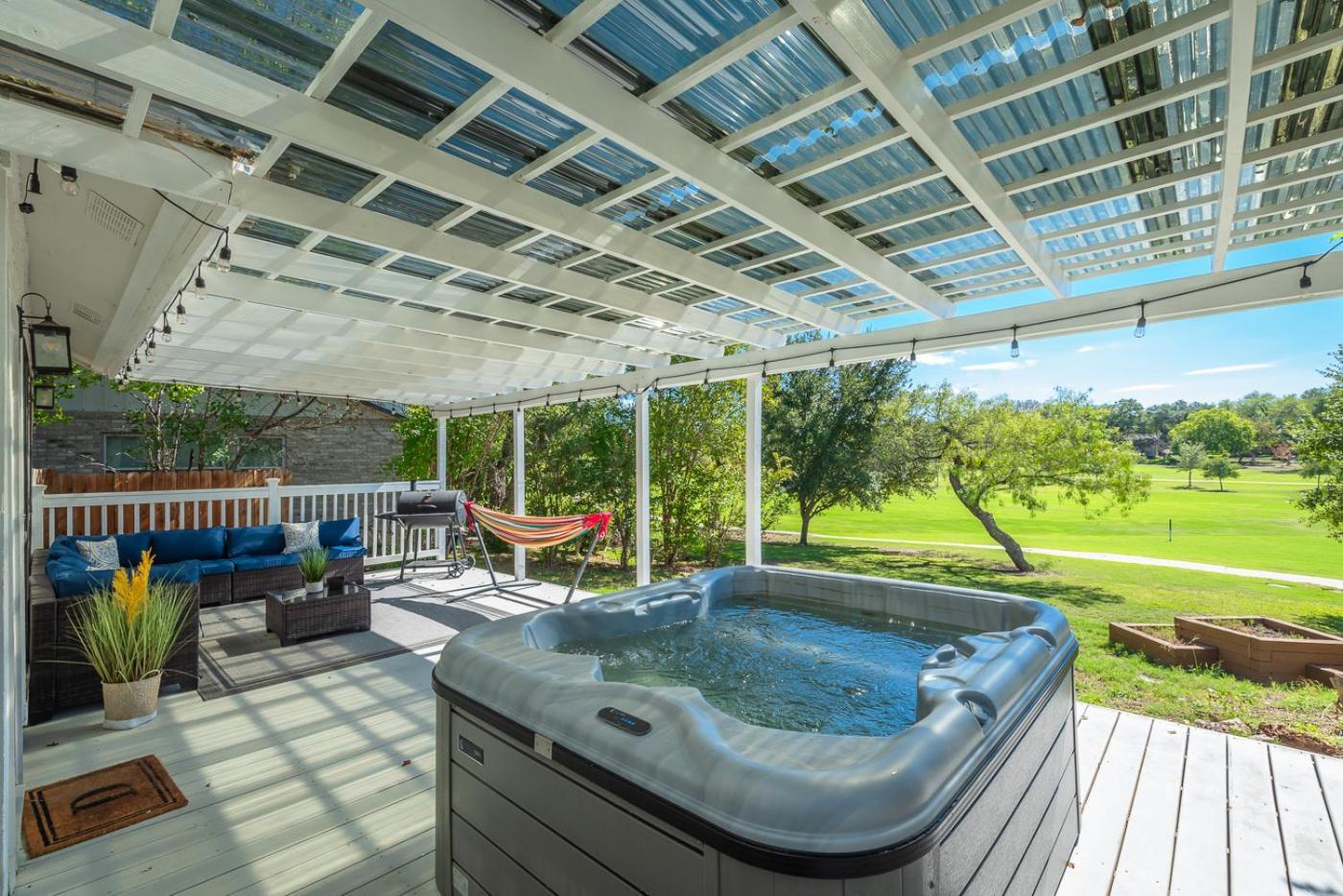 Holiday home Stunning Deck, Hot-tub View To & Golf Course San Antonio
