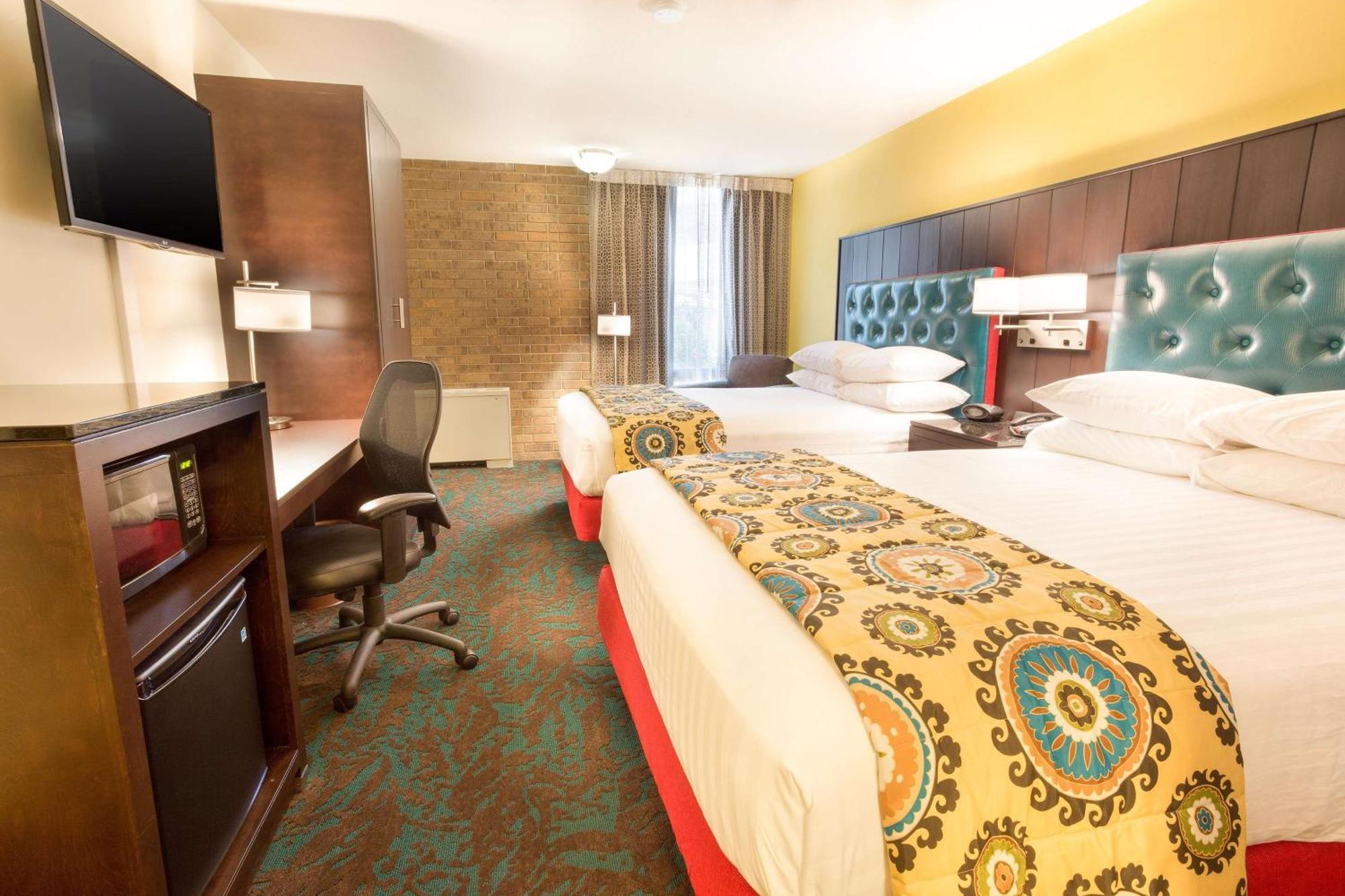 Pear Tree Airport Hotel 2*