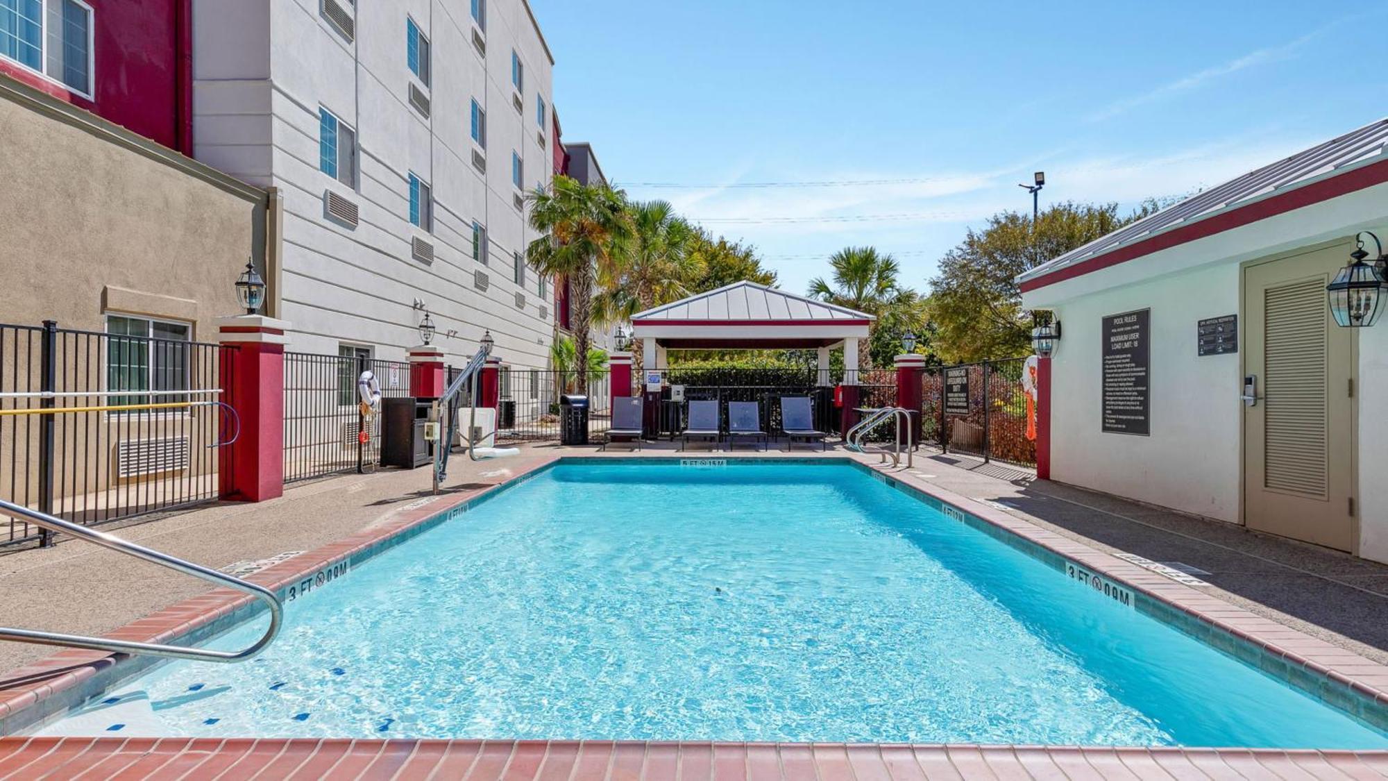 Candlewood Downtown By Ihg Hotel 3*