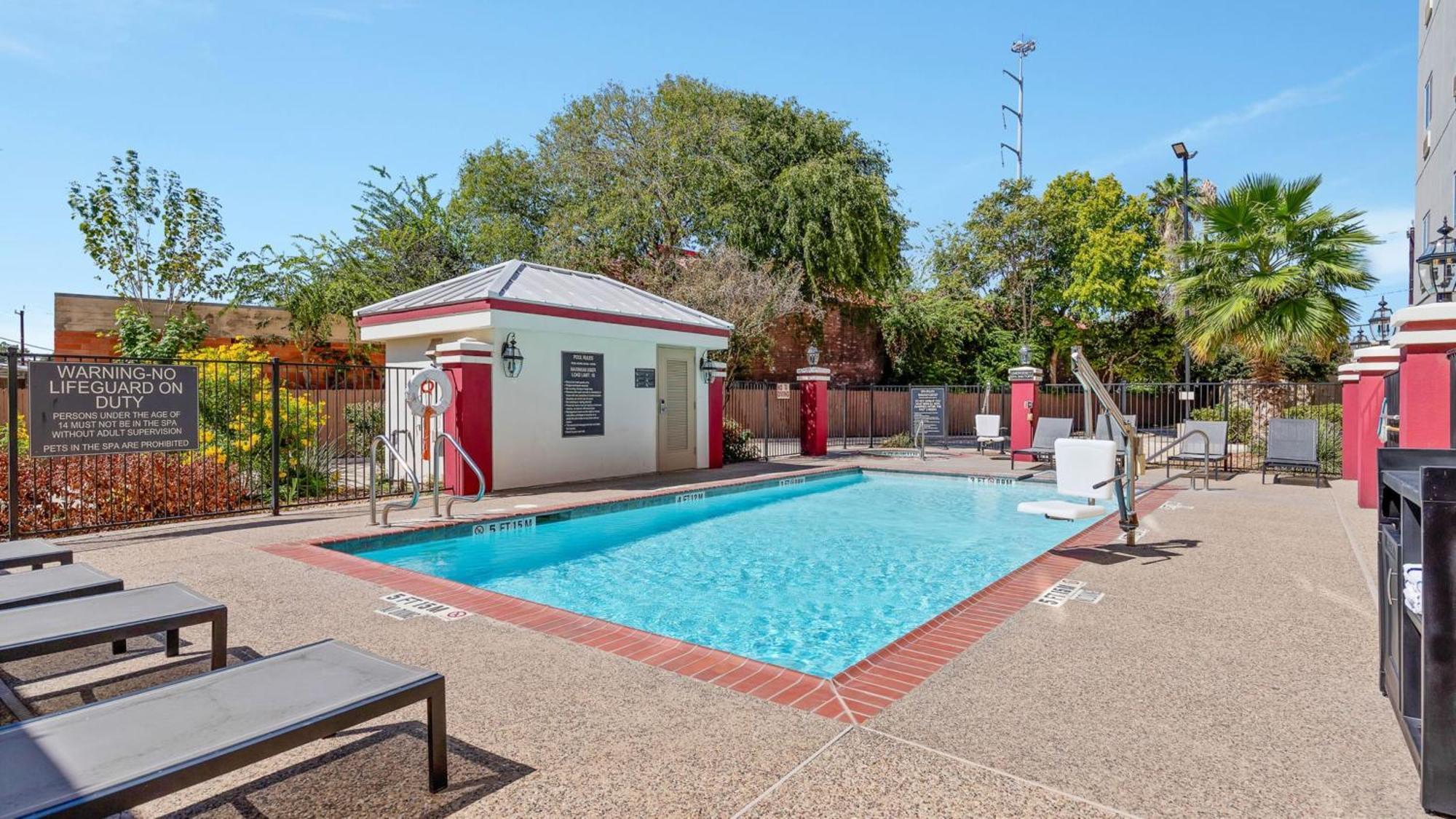 Candlewood Downtown By Ihg Hotel 3*