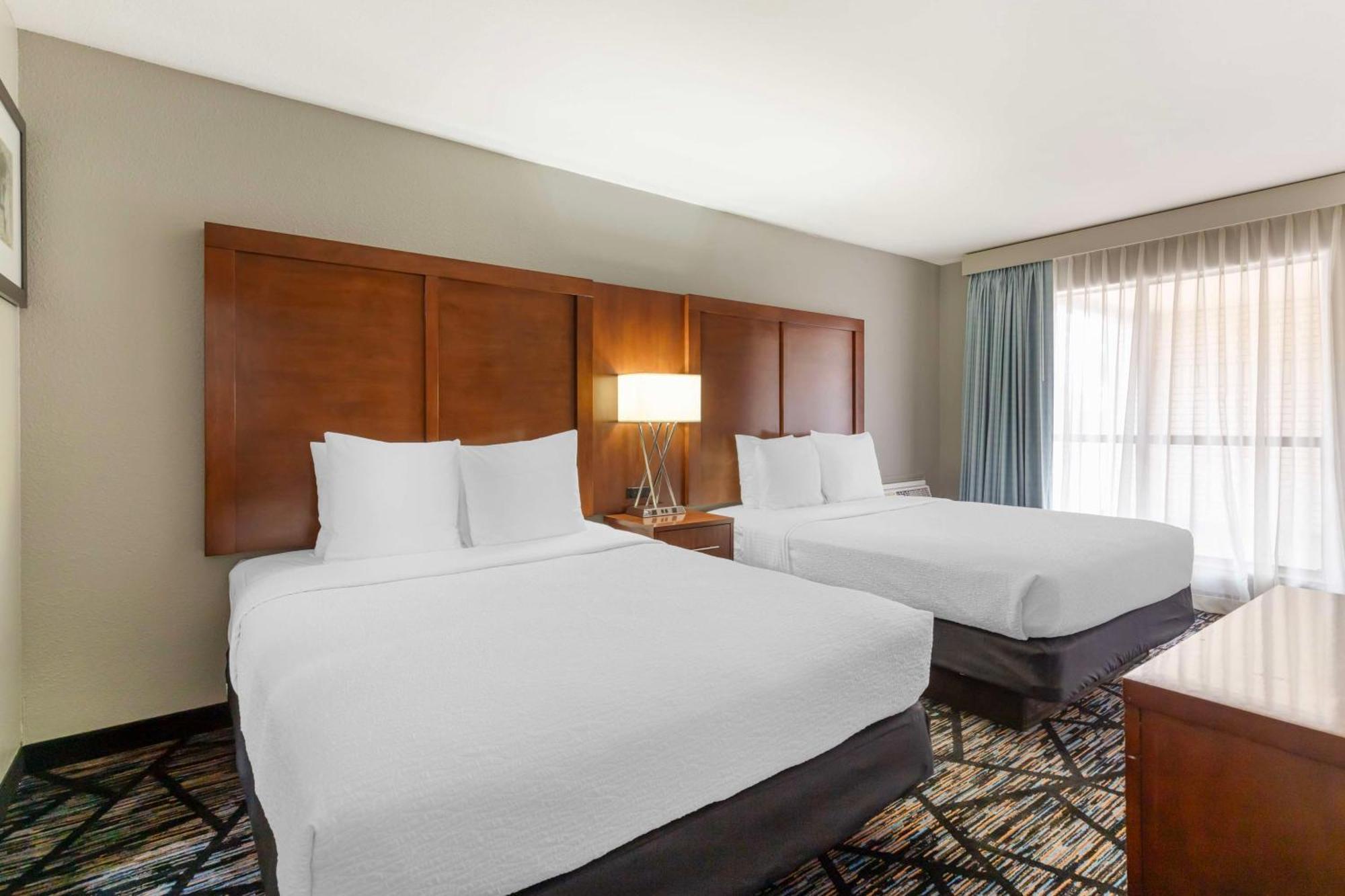 Western Near Lackland Afb Seaworld 3* San Antonio