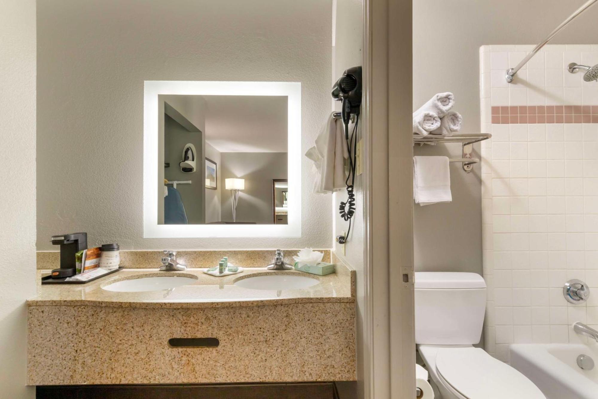 Western Near Lackland Afb Seaworld Motel San Antonio