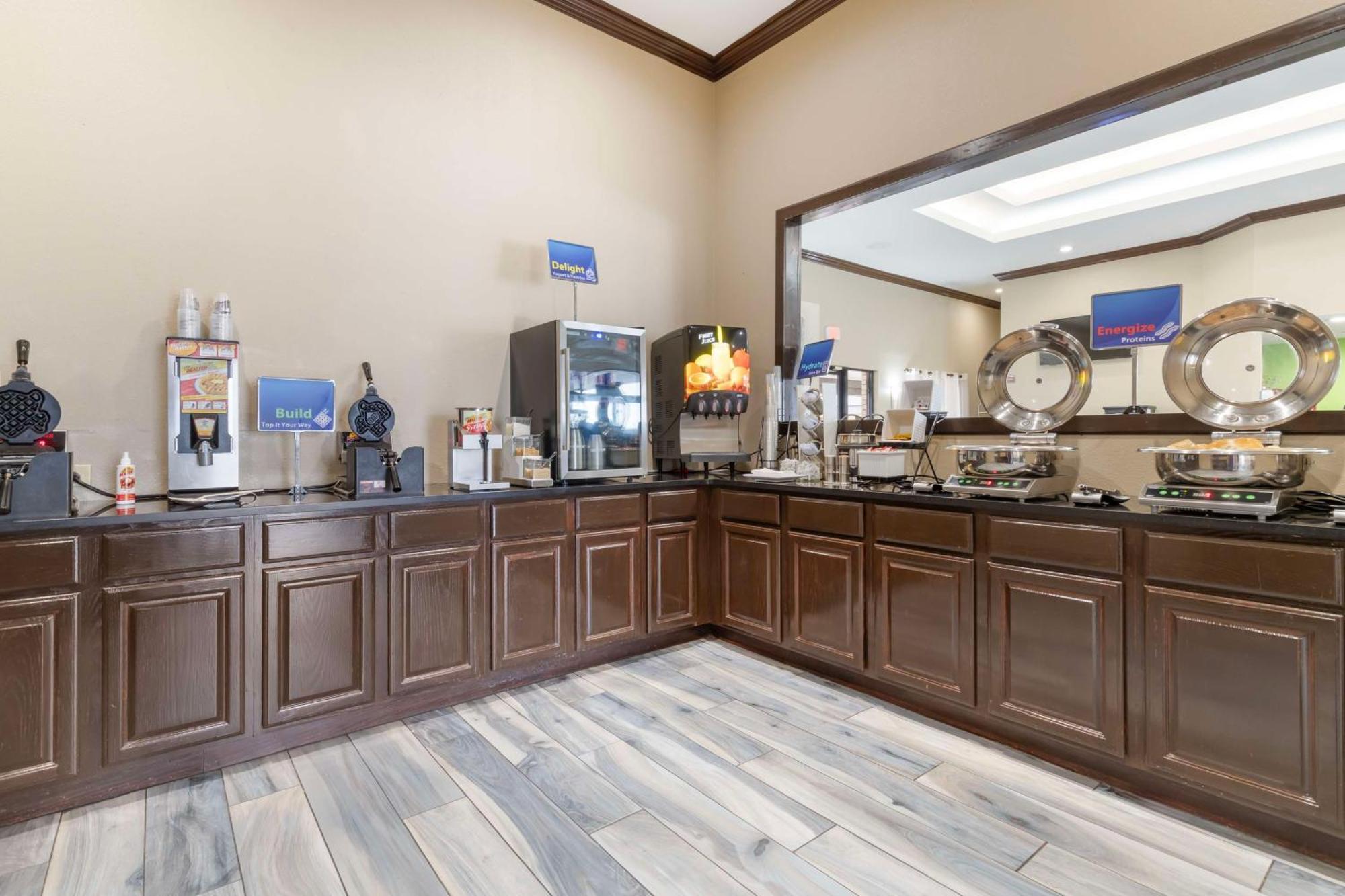 Western Near Lackland Afb Seaworld Motel 3*
