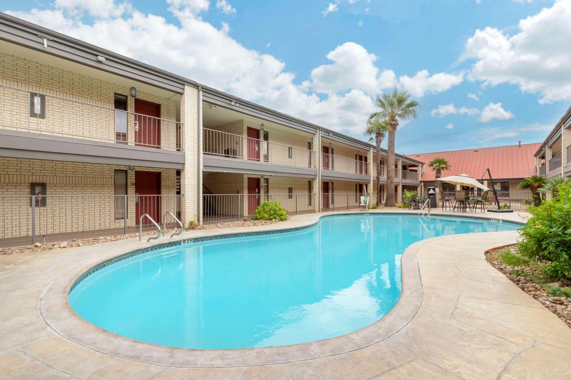 Motel Western Near Lackland Afb Seaworld San Antonio