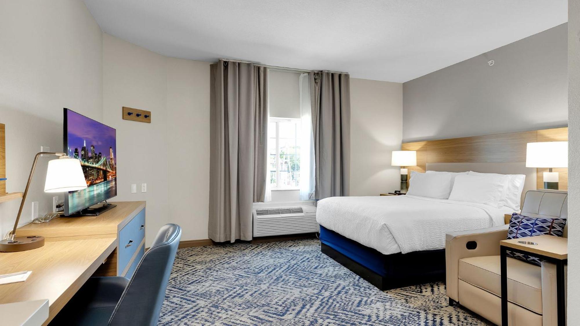 Candlewood Downtown By Ihg San Antonio