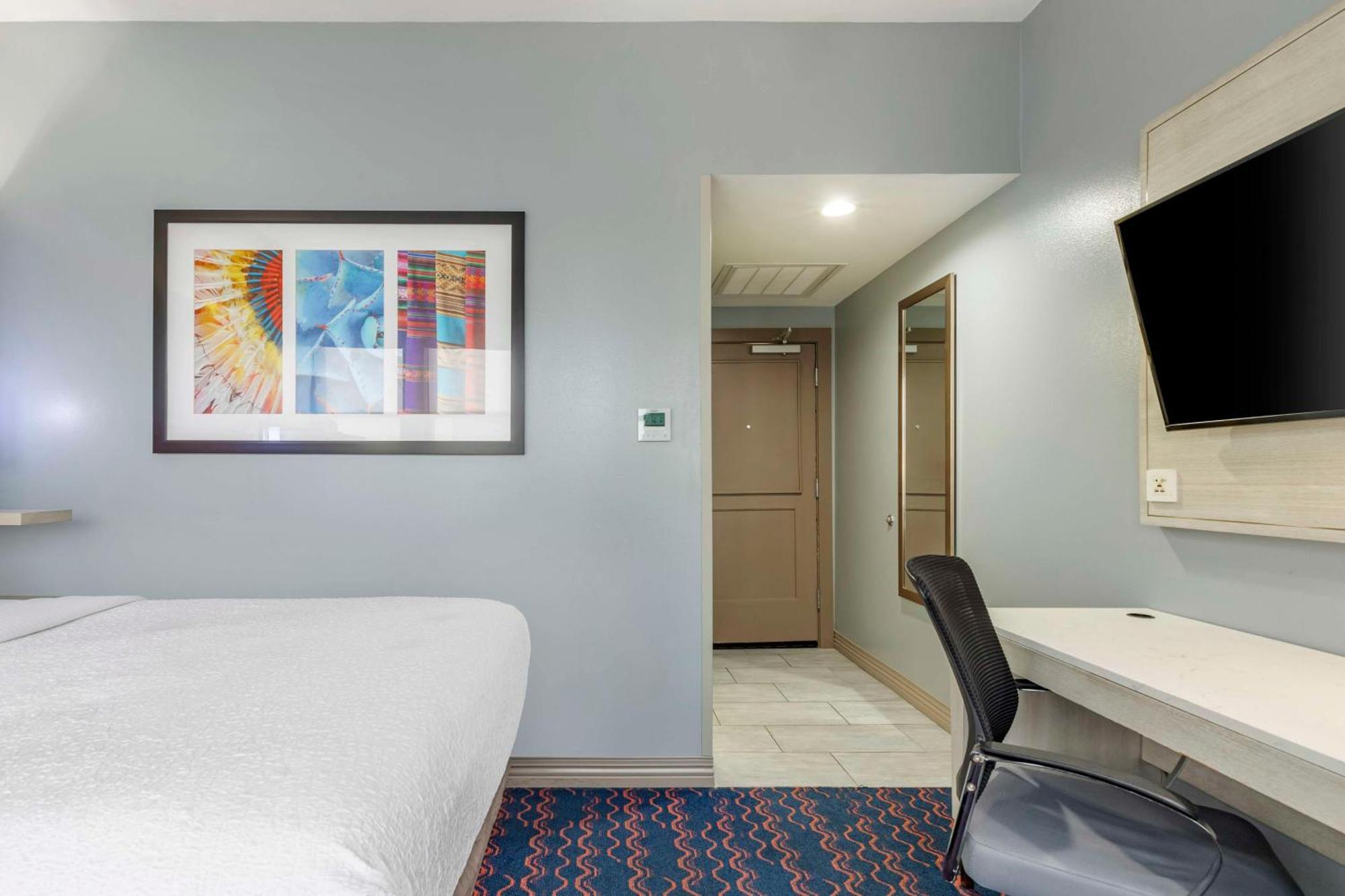 Western Premier Historic Travelers Alamo/riverwalk Hotel 3*