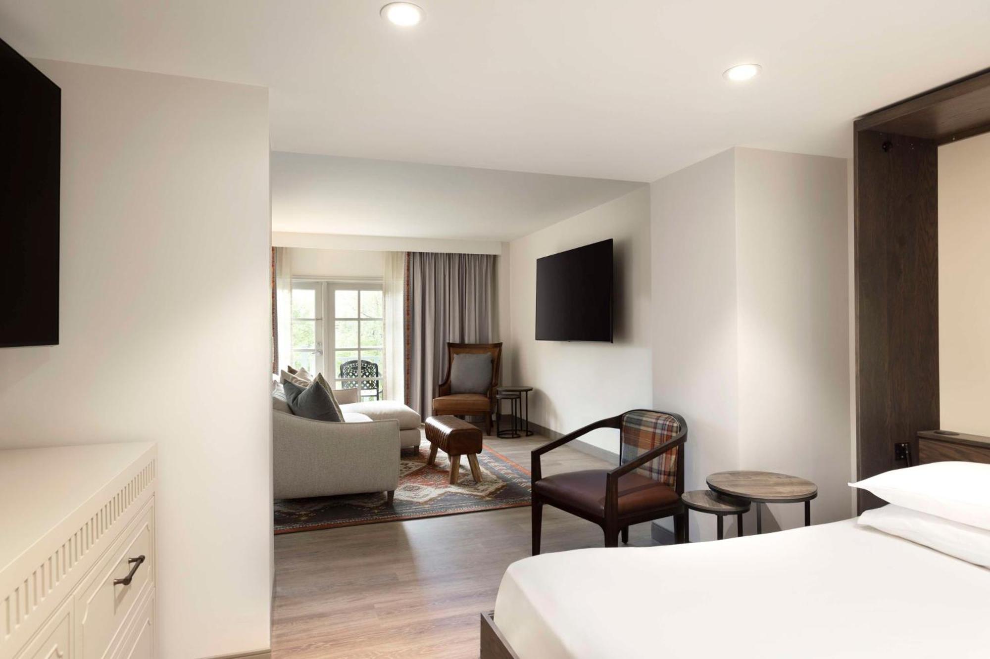 Hyatt Regency Hill Country &