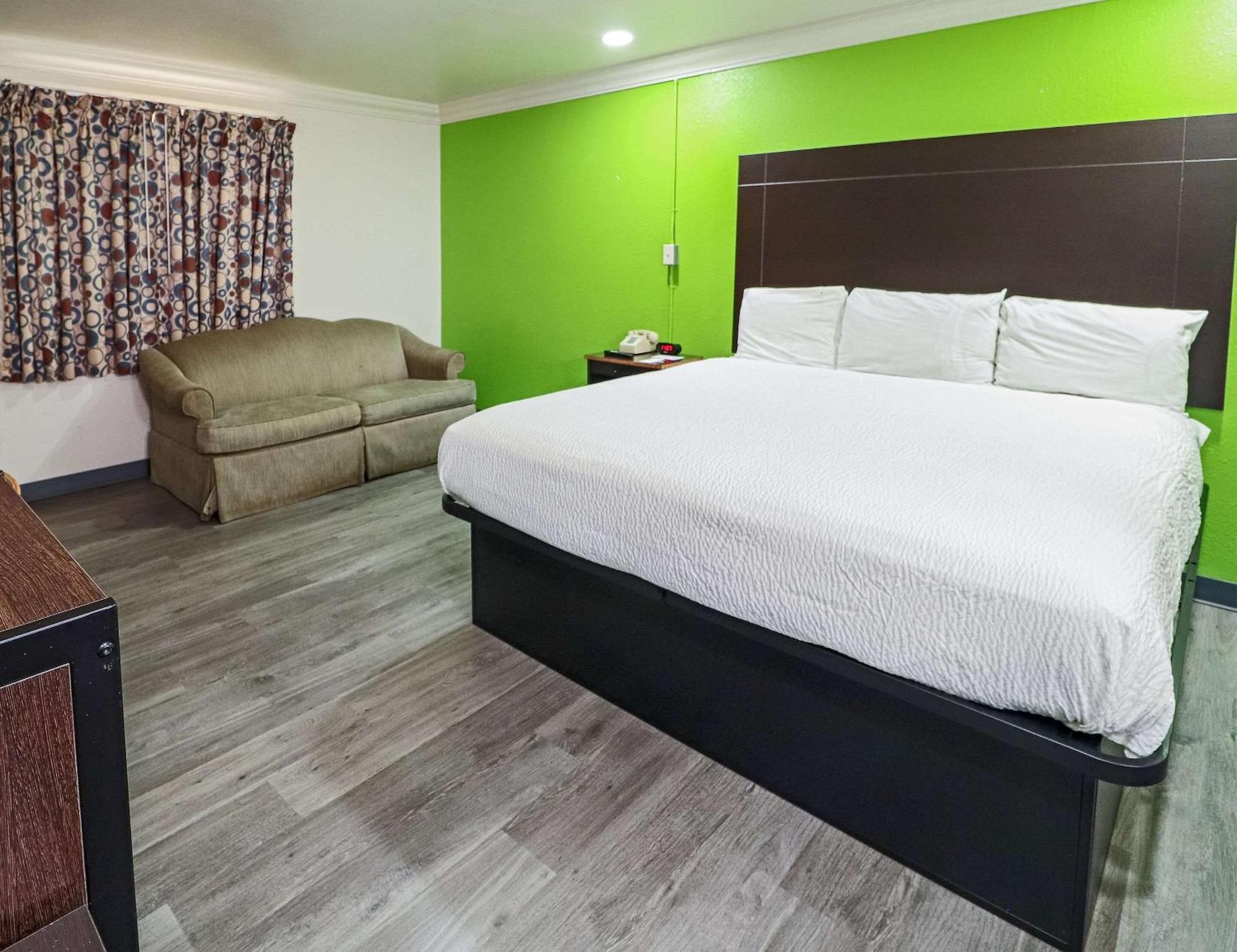 Rodeway Lackland Afb - Seaworld 2*