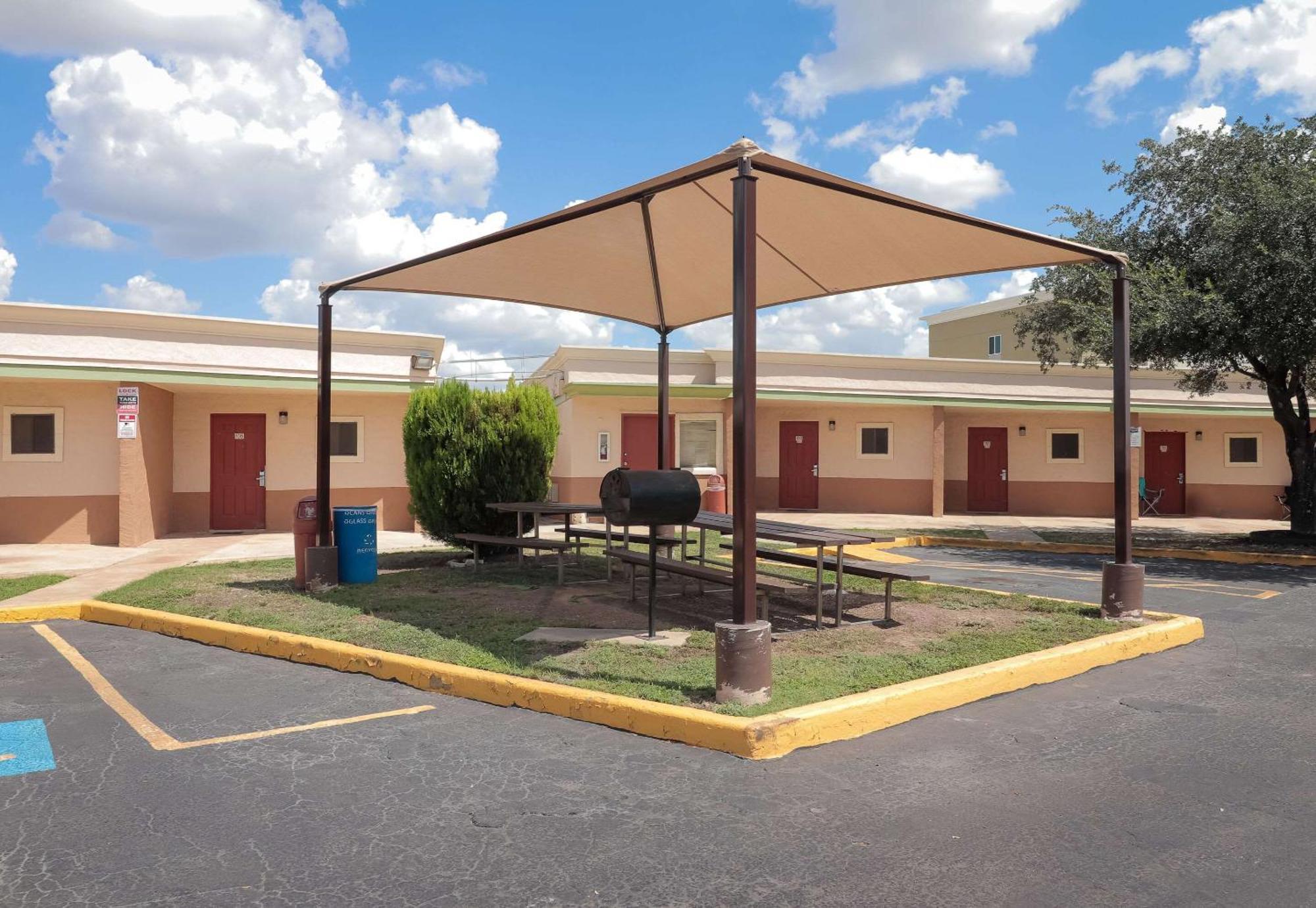 Inn Rodeway Lackland Afb - Seaworld San Antonio