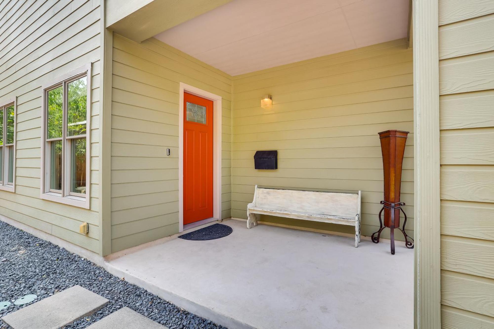 Holiday home Modern Less Than 1 Mi To Dwtn With Yard! San Antonio