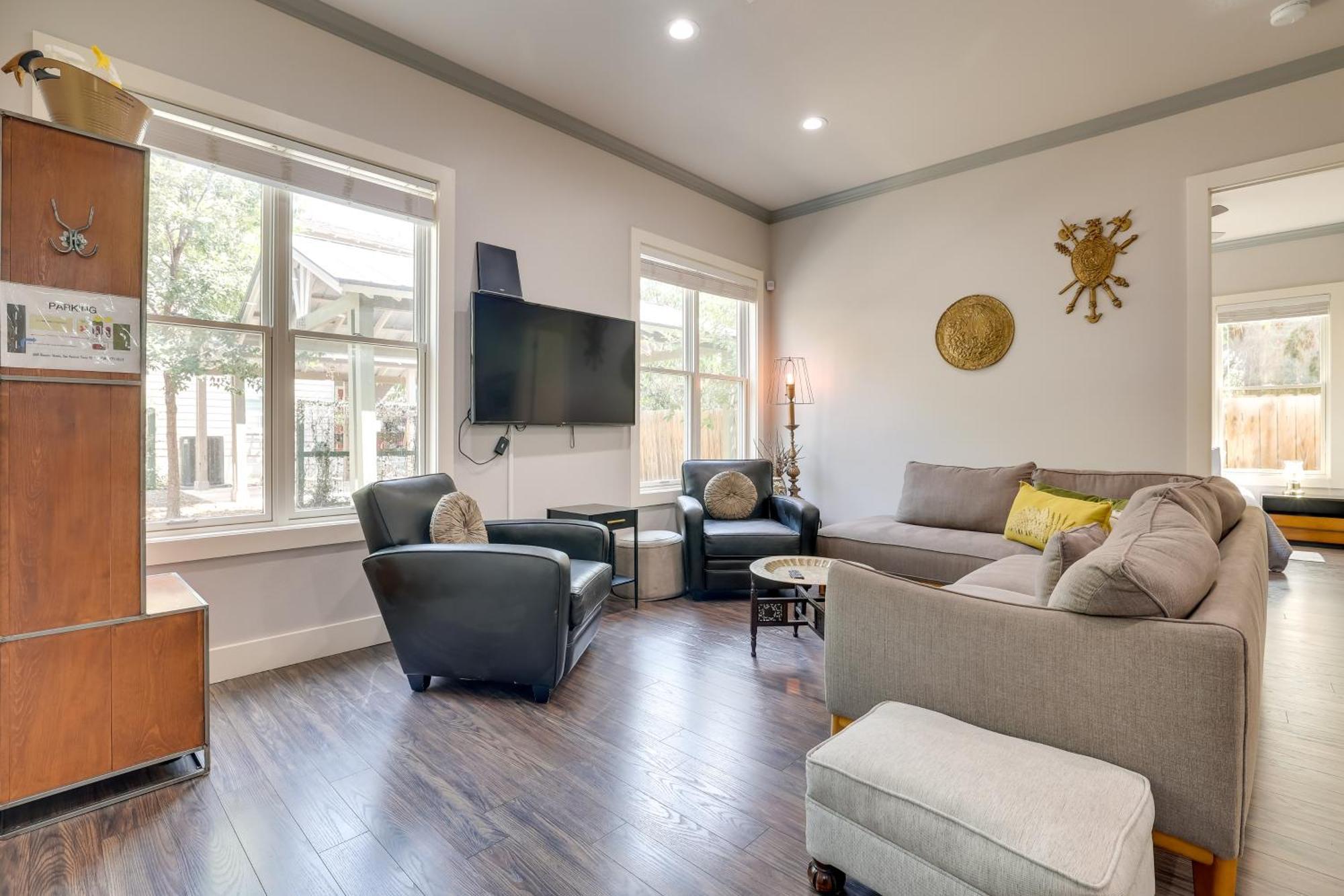 Modern Less Than 1 Mi To Dwtn With Yard! San Antonio