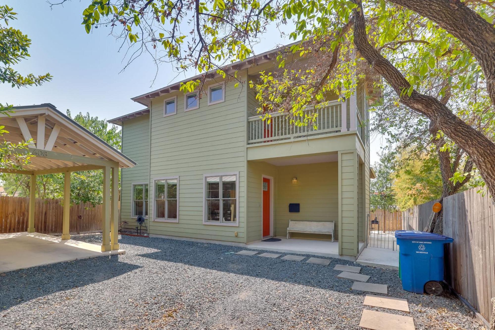 Modern Less Than 1 Mi To Dwtn With Yard! San Antonio