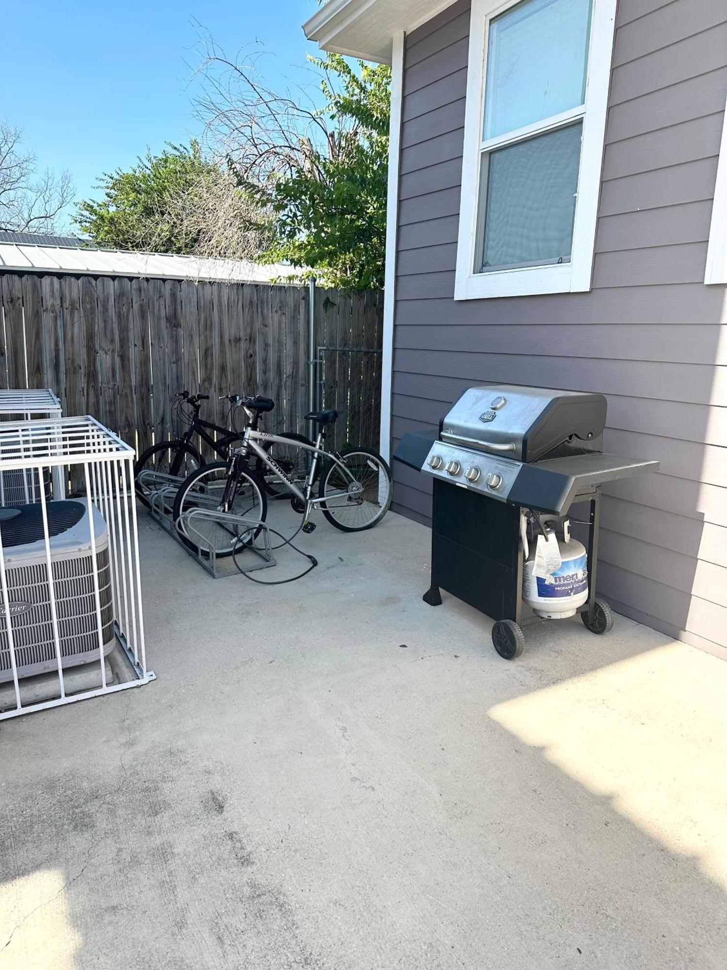 Minutes To Riverwalk, Sleeps 12, Pets Welcome!