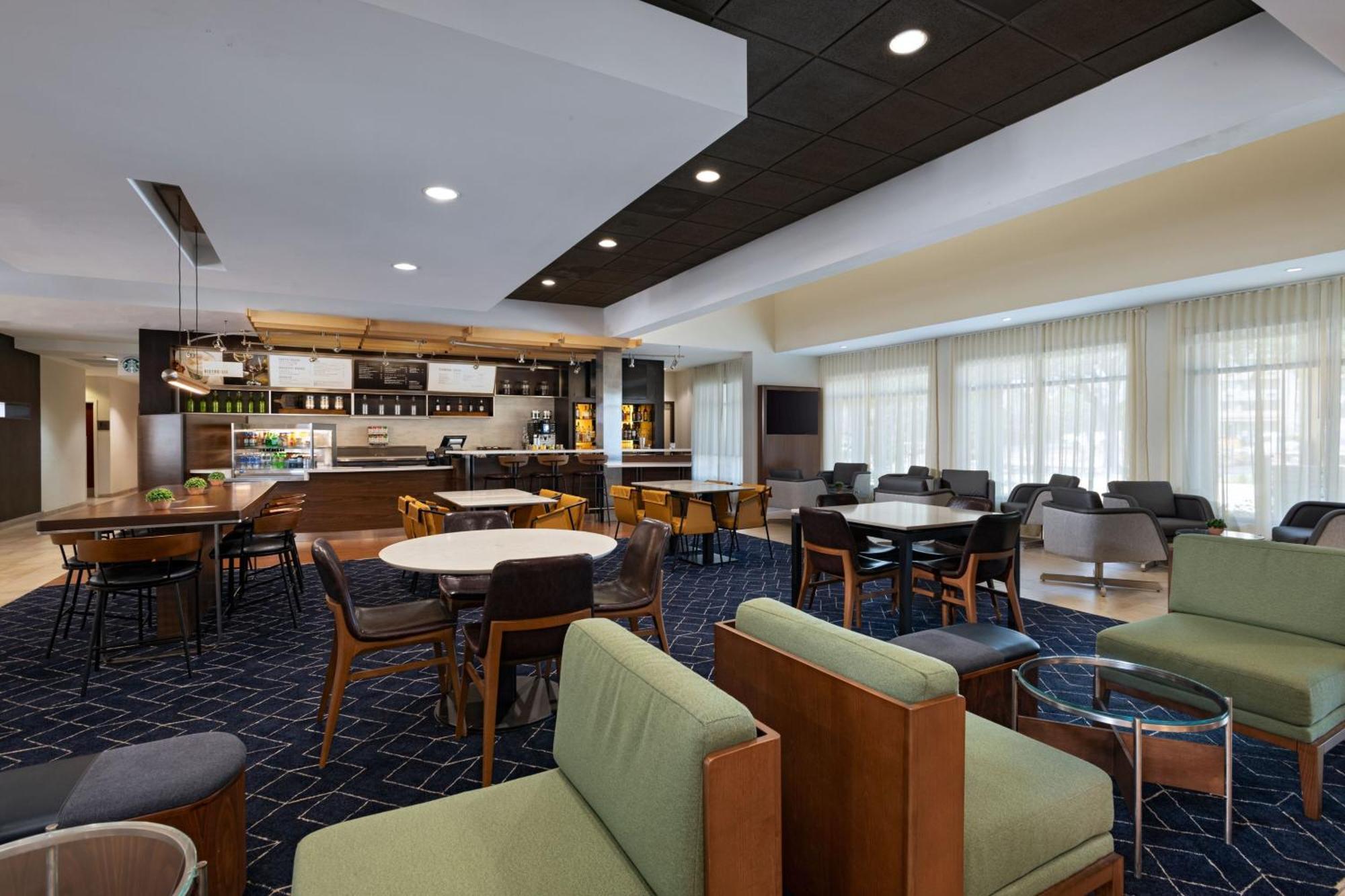 Courtyard By Marriott Downtown