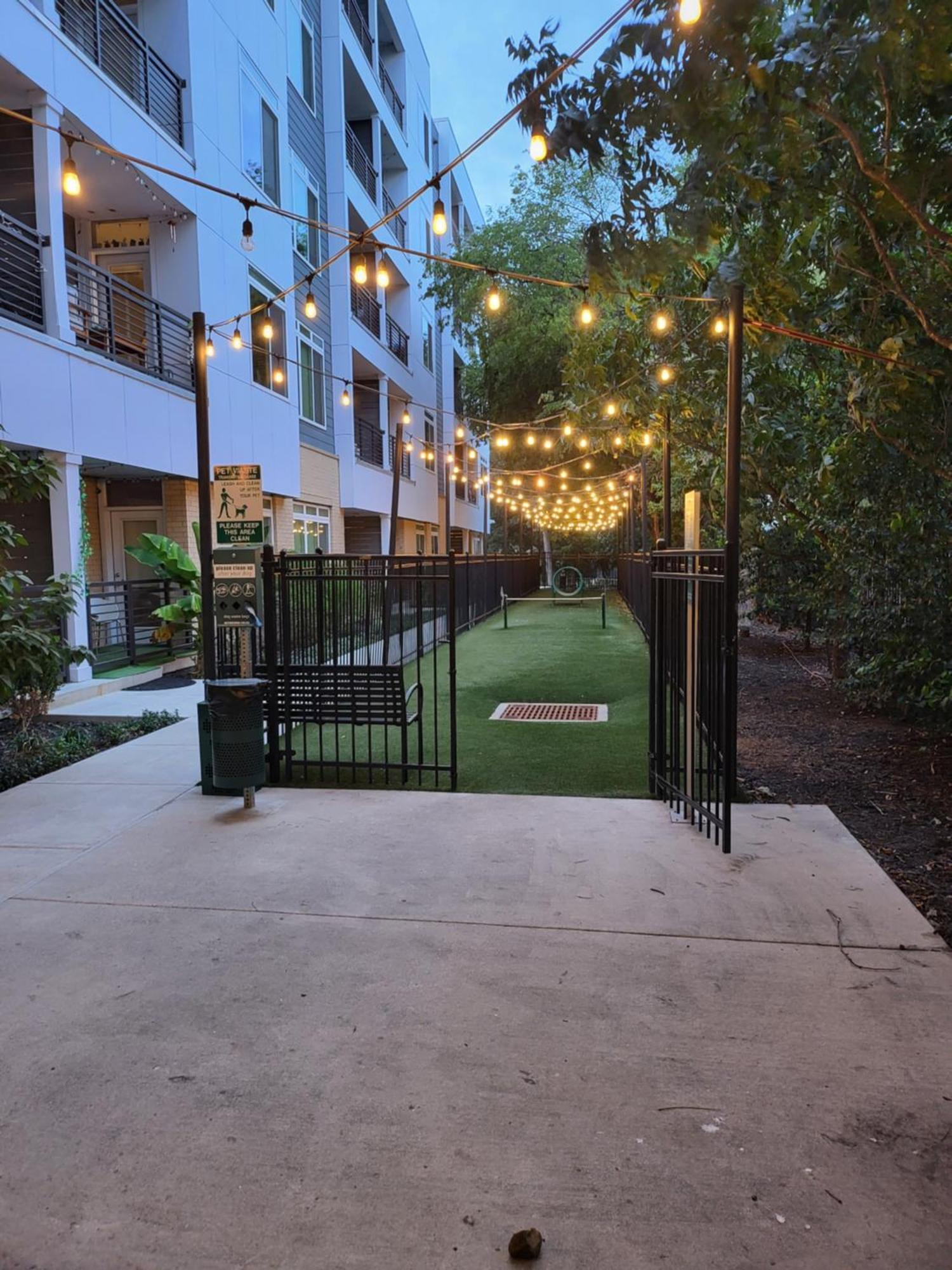 Apartment Beautiful On Riverwalk W King Ste Free Parking Pet Friendly Centrally Located On The Riverwalk *