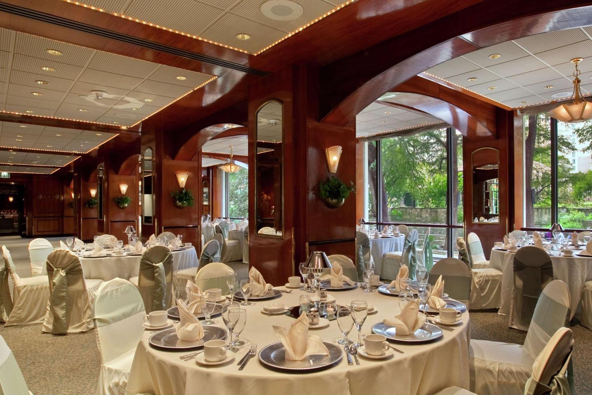 Hilton Palacio Del Rio Hotel 4*