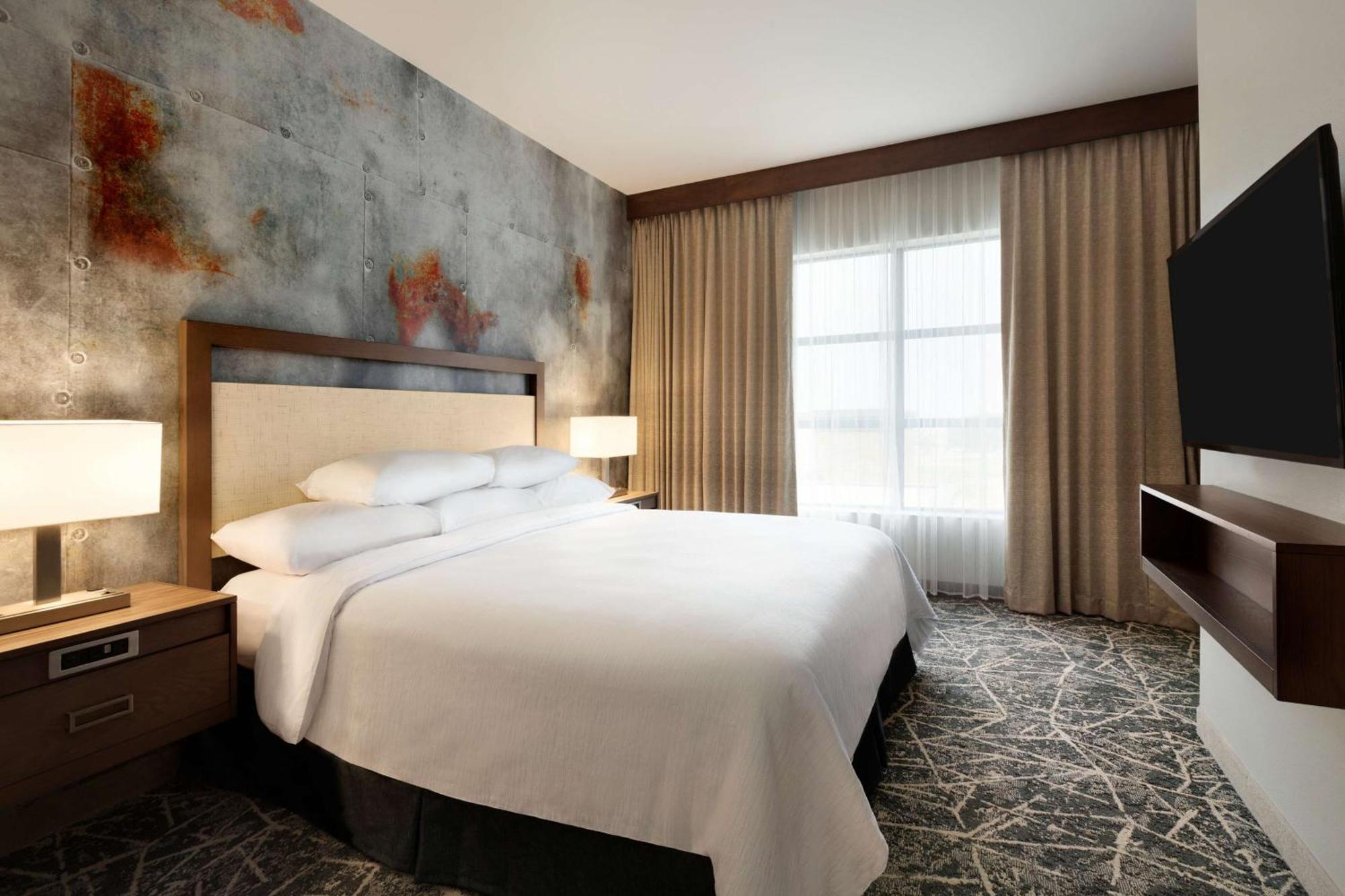 Embassy Brooks Base & 4* San Antonio