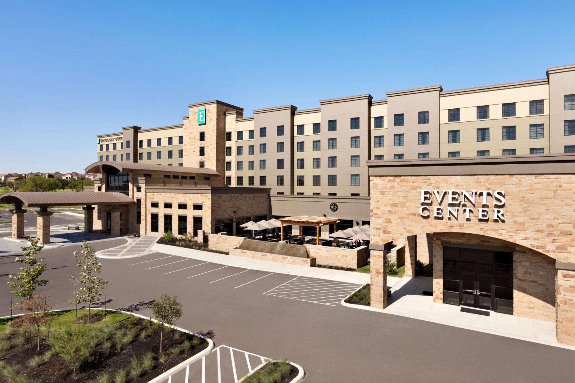 Hotel Embassy Brooks Base & 4*