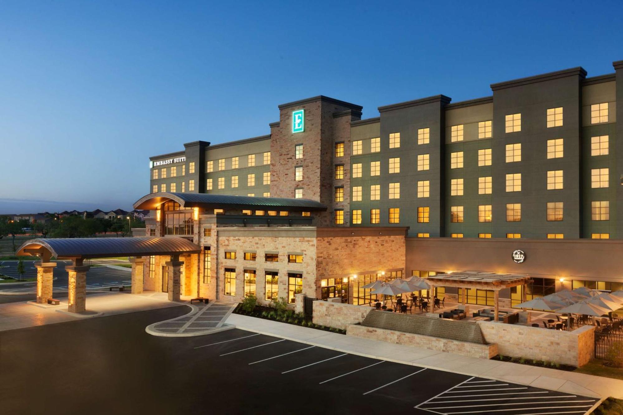 Hotel Embassy Brooks Base &