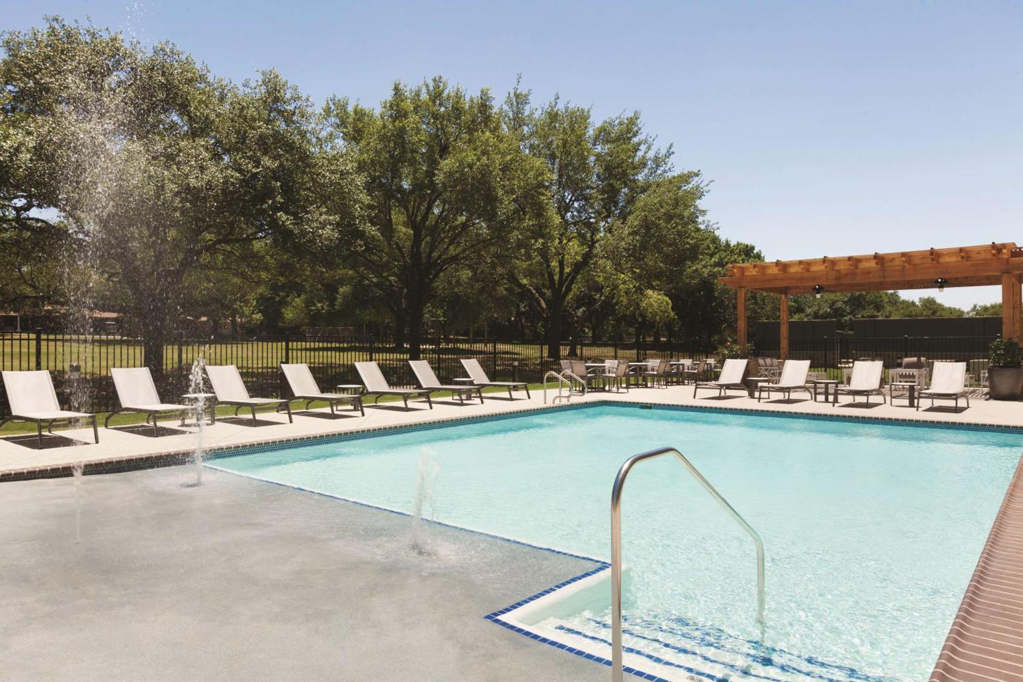 Embassy Brooks Base & Hotel 4*