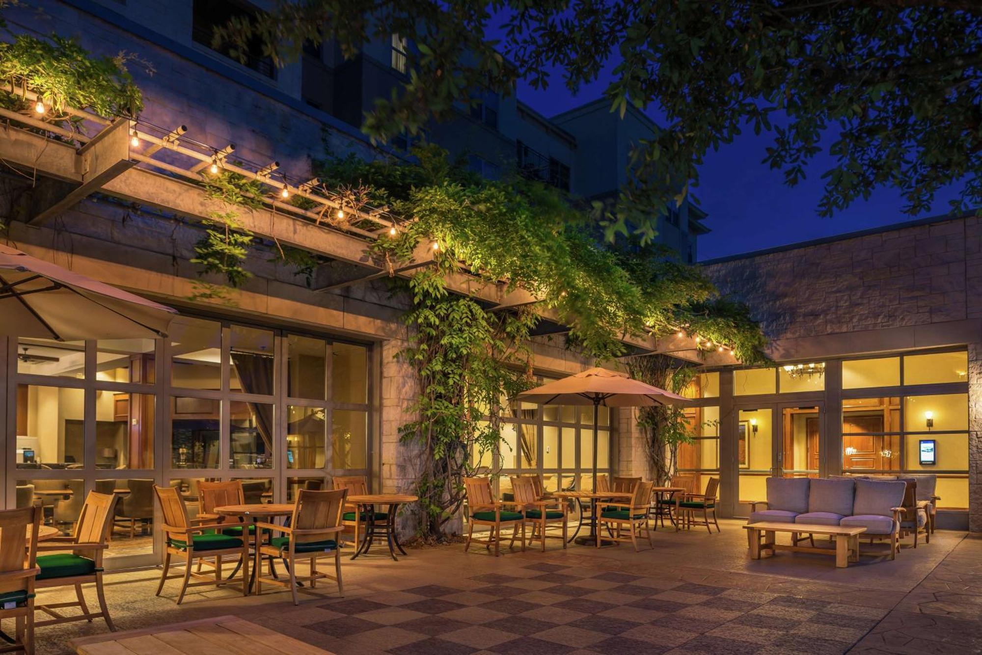 Hotel Hilton Hill Country 4*