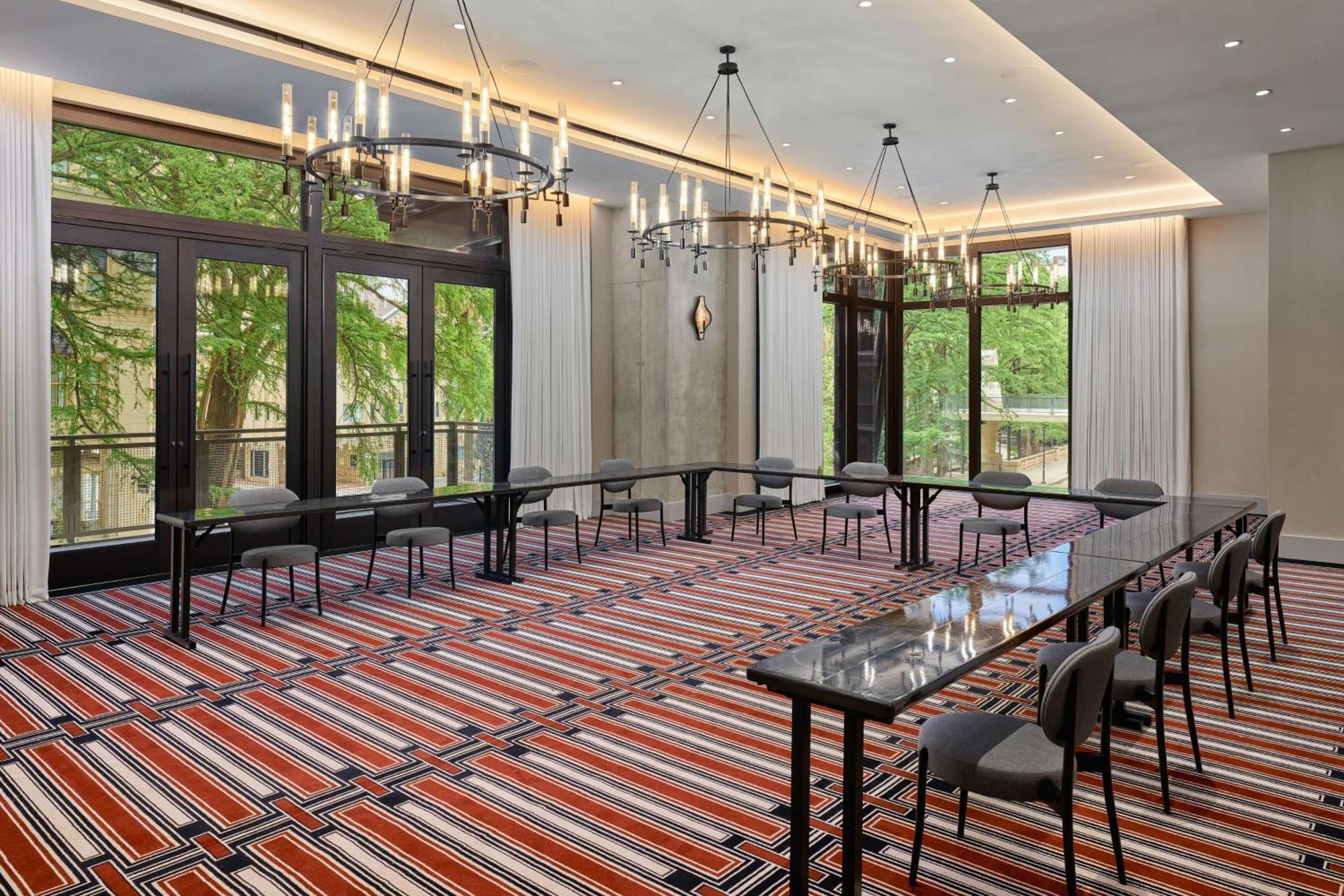 Canopy By Hilton Riverwalk 4*