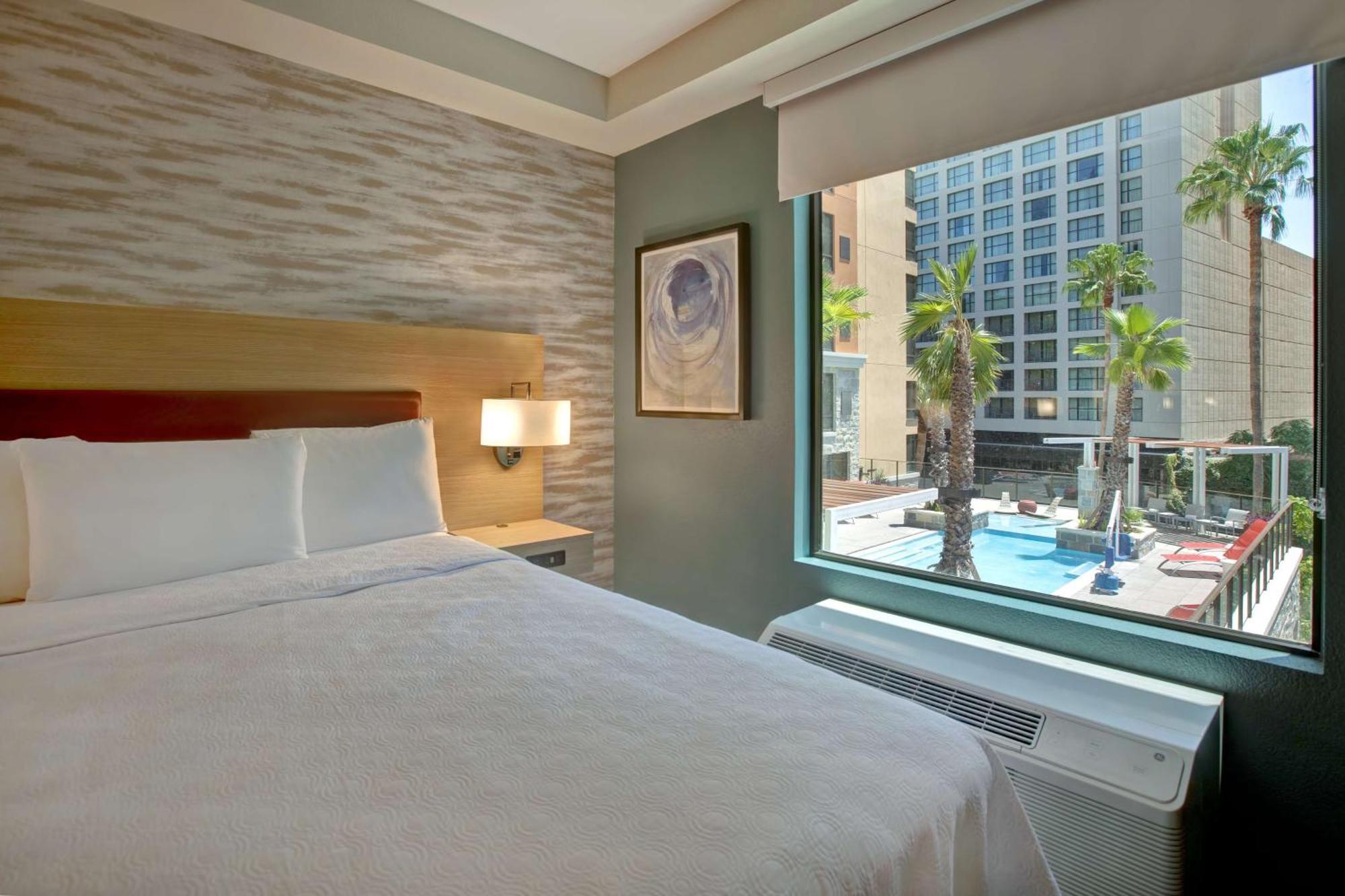 Home2 By Hilton On The Riverwalk Hotel 3*